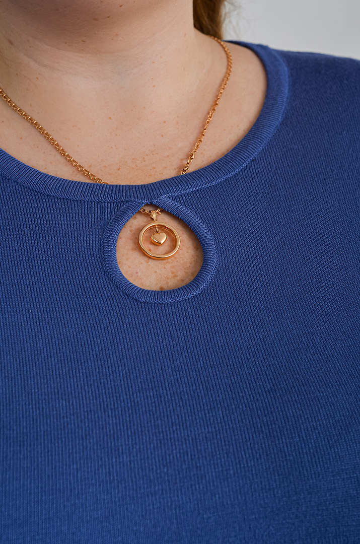 Блуза з мереживом і декоративною «крапелькою» великих розмірів