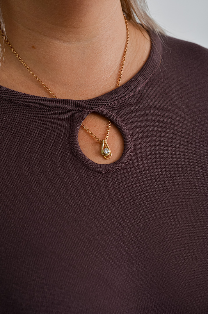 Блуза з мереживом і декоративною «крапелькою» великих розмірів