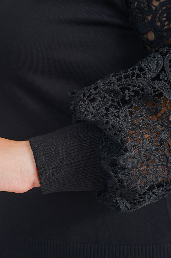 Елегантна блуза з квітковим мереживом великих розмірів