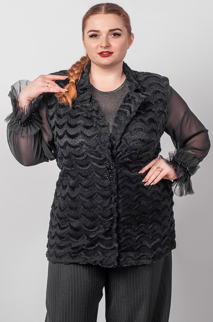 Блуза з гіпюровим візерунком і декоративними деталями великих розмірів