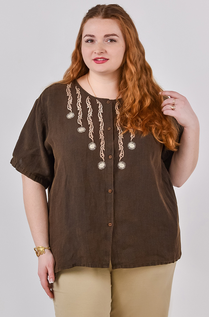 Блуза з декоративною вишивкою та на ґудзиках великих розмірів