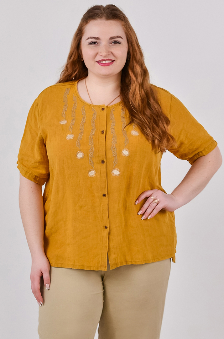 Блуза з декоративною вишивкою та на ґудзиках великих розмірів