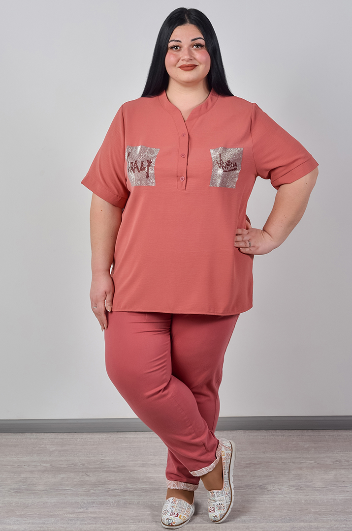 Блуза з фактурної жатої тканини та зі стразами великих розмірів