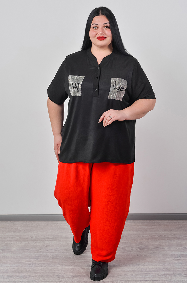 Блуза з фактурної жатої тканини та зі стразами великих розмірів