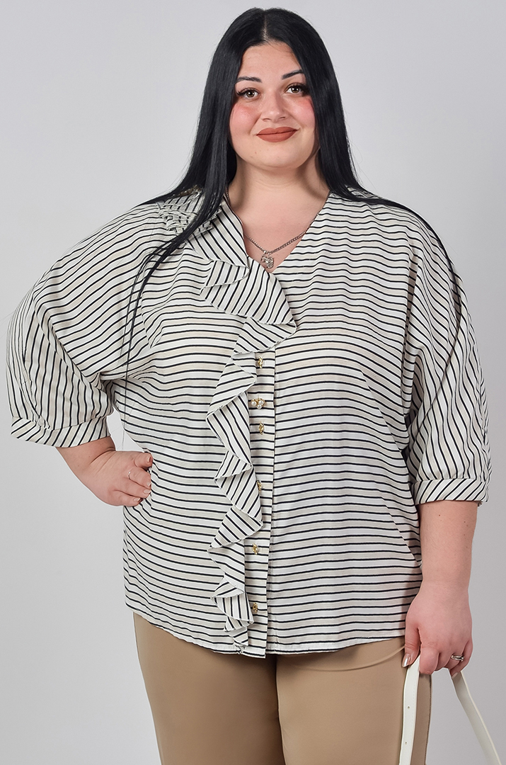 Елегантна блуза в смужку з рушами великих розмірів
