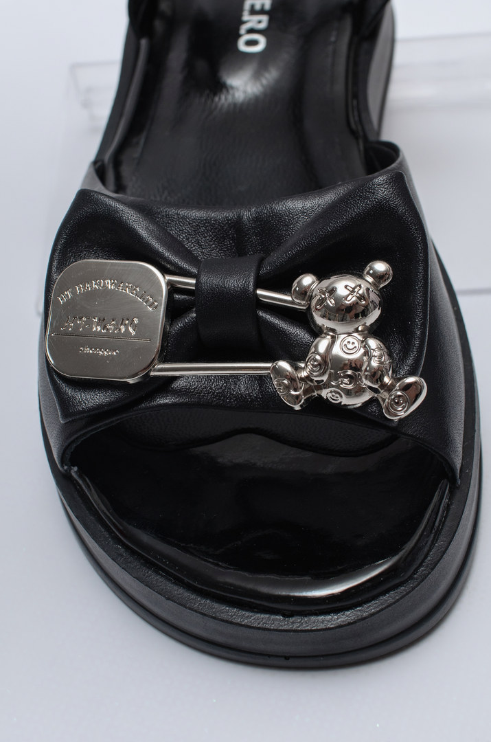 Босоніжки чорні шкіра з прикрасою великих розмірів