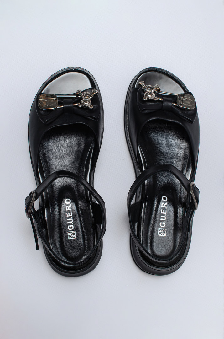 Босоніжки чорні шкіра з прикрасою великих розмірів