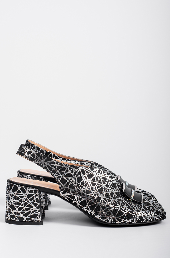 Босоніжки сріблясто-чорні на підборах великих розмірів