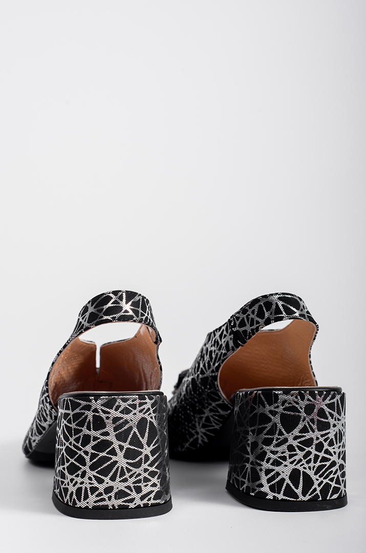 Босоніжки сріблясто-чорні на підборах великих розмірів