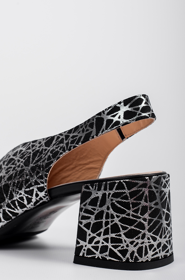 Босоніжки сріблясто-чорні на підборах великих розмірів