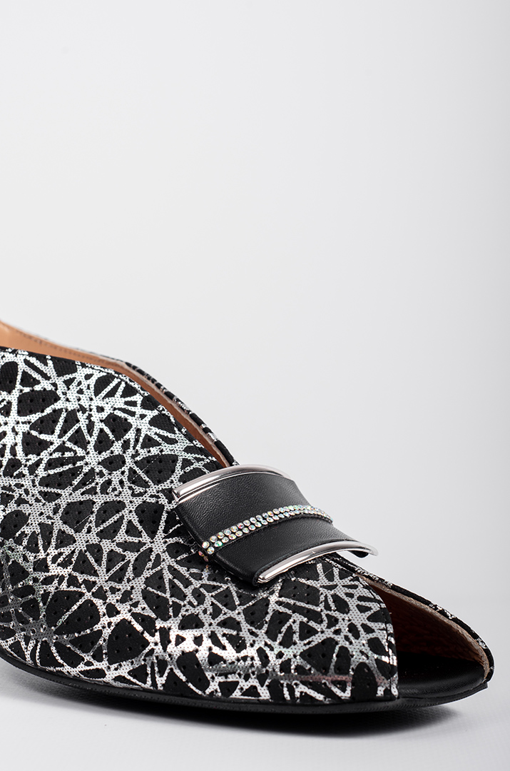 Босоніжки сріблясто-чорні на підборах великих розмірів