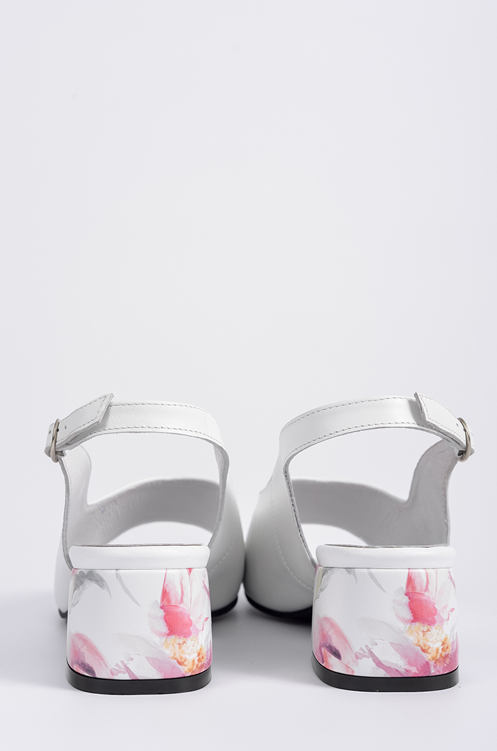 bosonizhky_bili_z_kvitkovym_pryntom_na_pidborah_velykyh_rozmiriv_44811_Pishna_Krasa Босоніжки білі з квітковим принтом на підборах великих розмірів