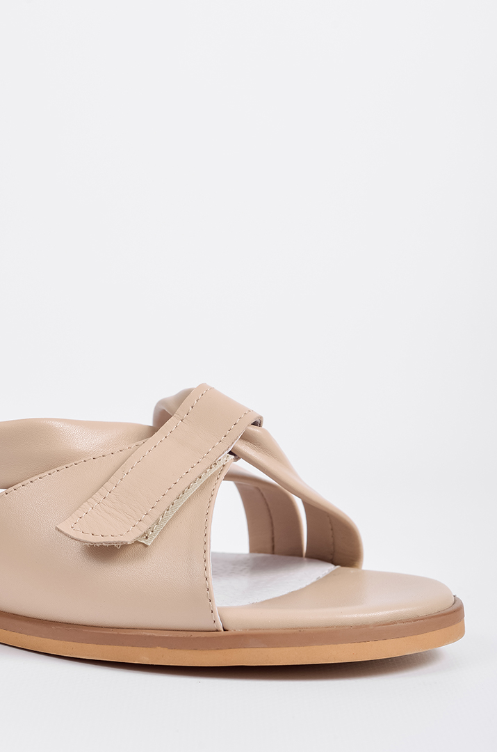 Світло-бежеві босоніжки на дуже широкі ніжки, на кісточку великих розмірів