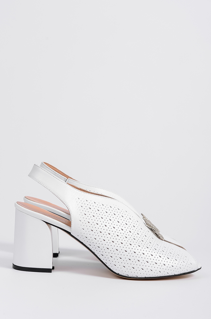 Босоніжки білі на підборах з прикрасою великих розмірів