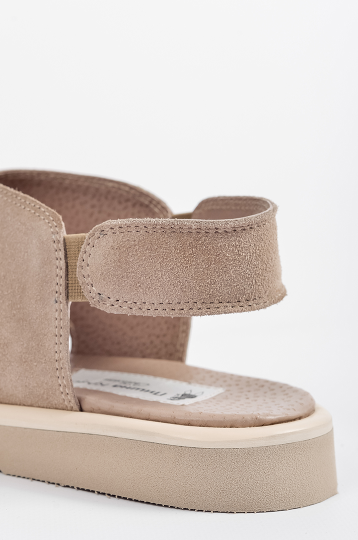 Босоніжки у відтінку візон великих розмірів