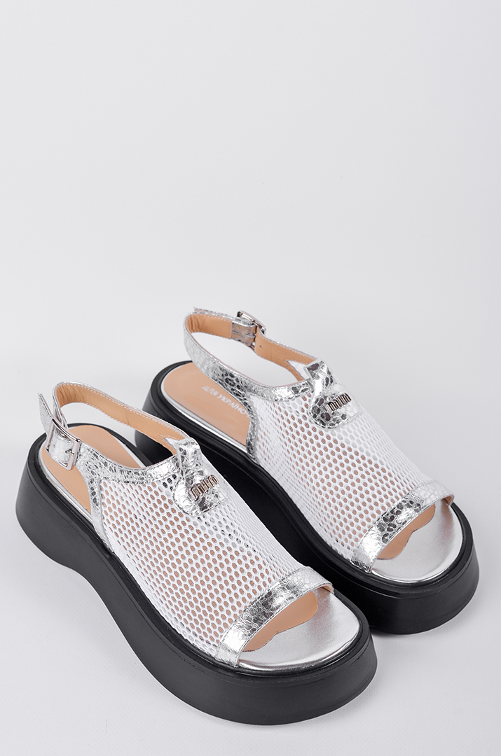 Босоніжки на невисокій танкетці з сітчастим верхом великих розмірів