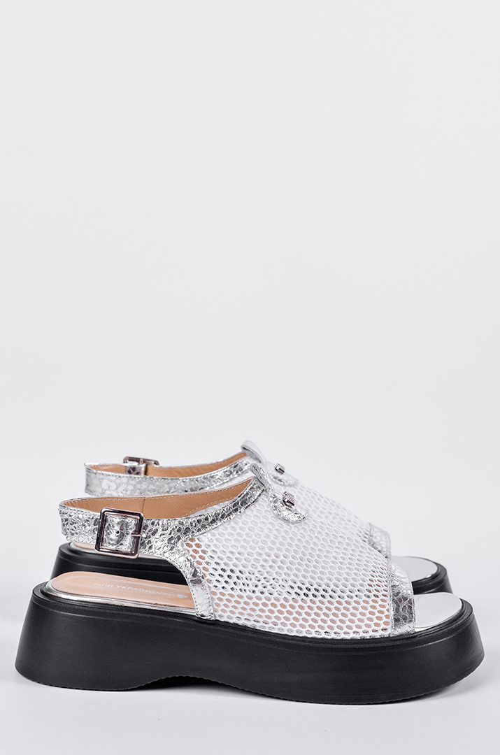 Босоніжки на невисокій танкетці з сітчастим верхом великих розмірів