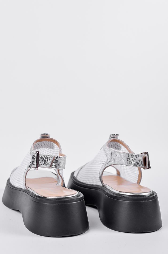 Босоніжки на невисокій танкетці з сітчастим верхом великих розмірів