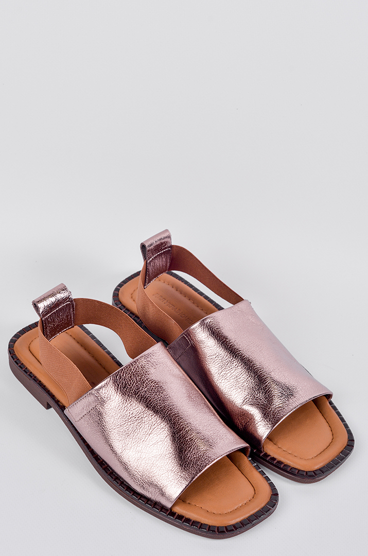 Босоніжки шкіряні в золотистому відтінку великих розмірів