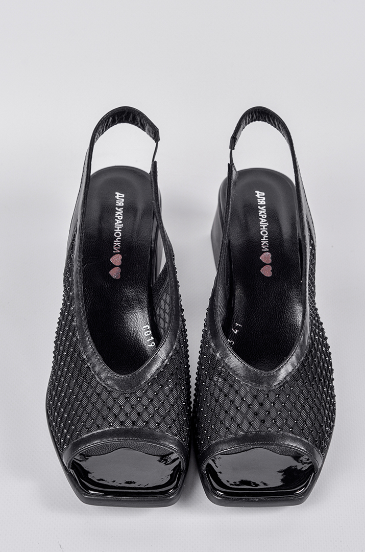 Босоножки с фактурной сеткой и стразами черного цвета больших размеров