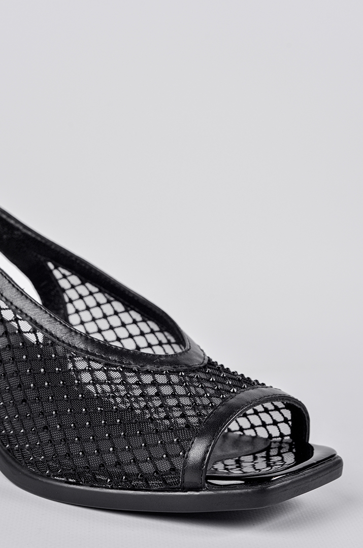 Босоножки с фактурной сеткой и стразами черного цвета больших размеров