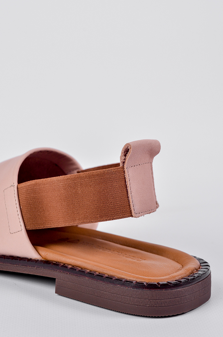 Босоножки кожаные пудрового оттенка больших размеров