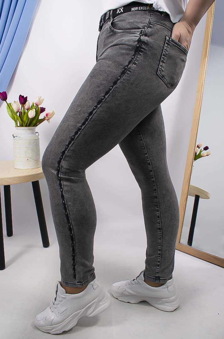 Джинсы зауженные с поясом в комплекте