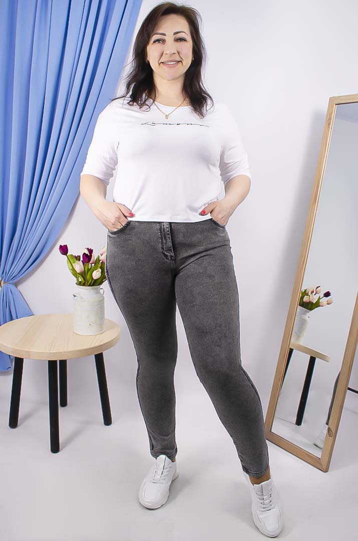 Джинсы зауженные с поясом в комплекте