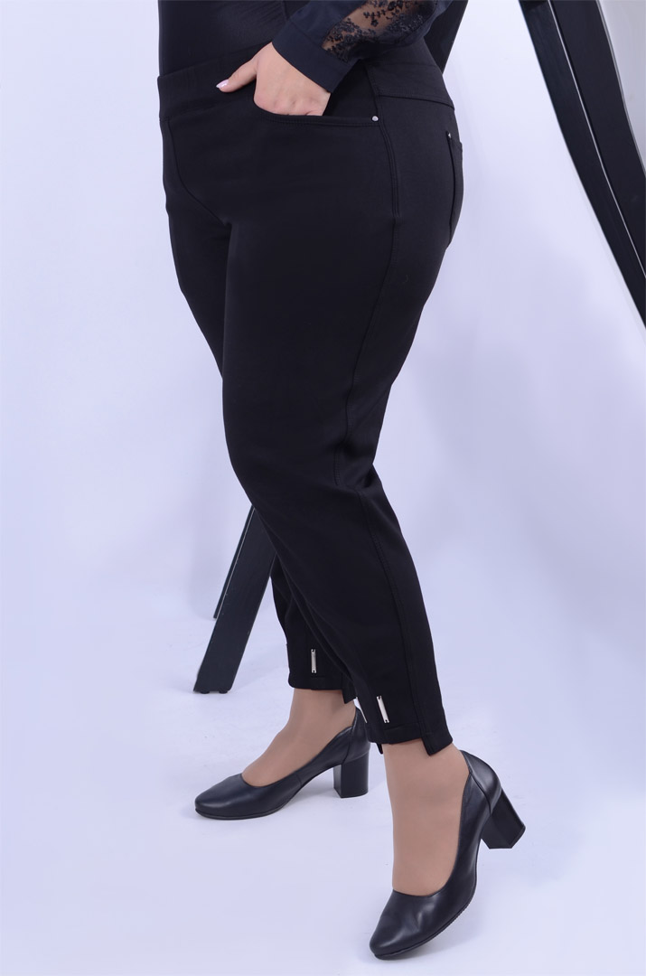 Класичні брюки банани з декором батал