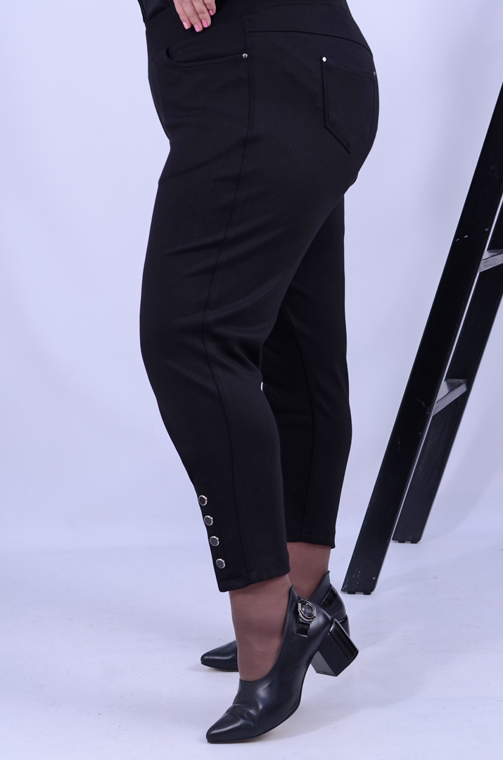 Брюки банани з гудзиками батал