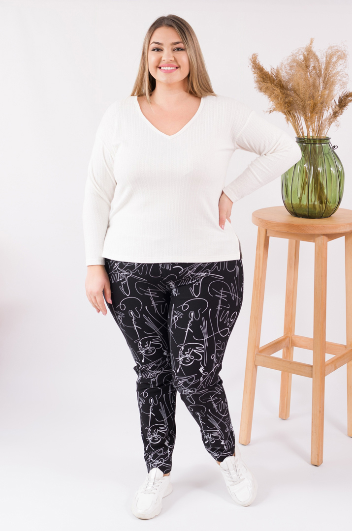 Брюки завужені з яскравими надписами батал