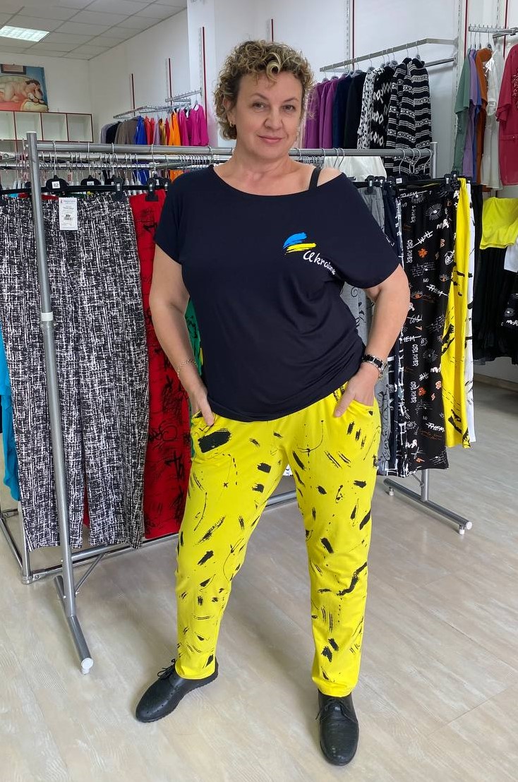 Брюки завужені в різних кольорах