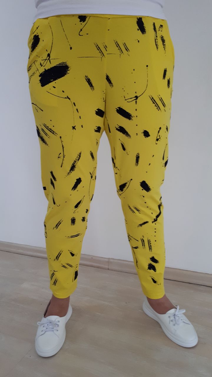 Брюки завужені в різних кольорах