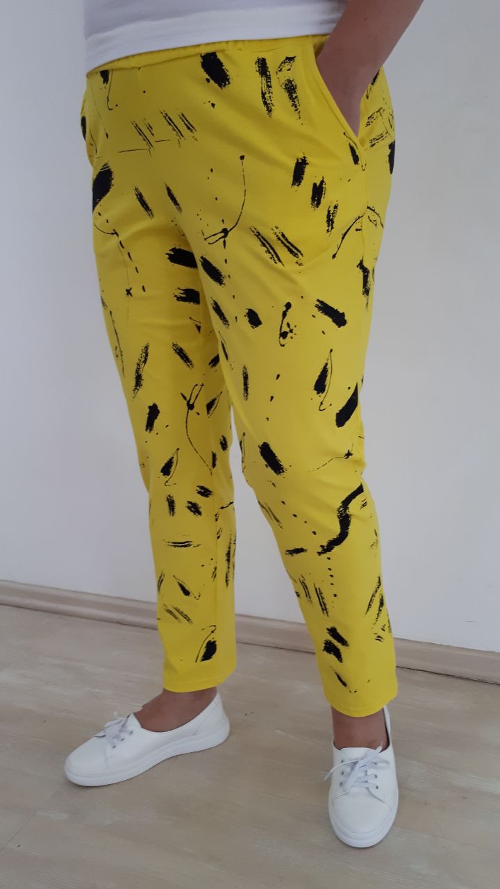 Брюки завужені в різних кольорах