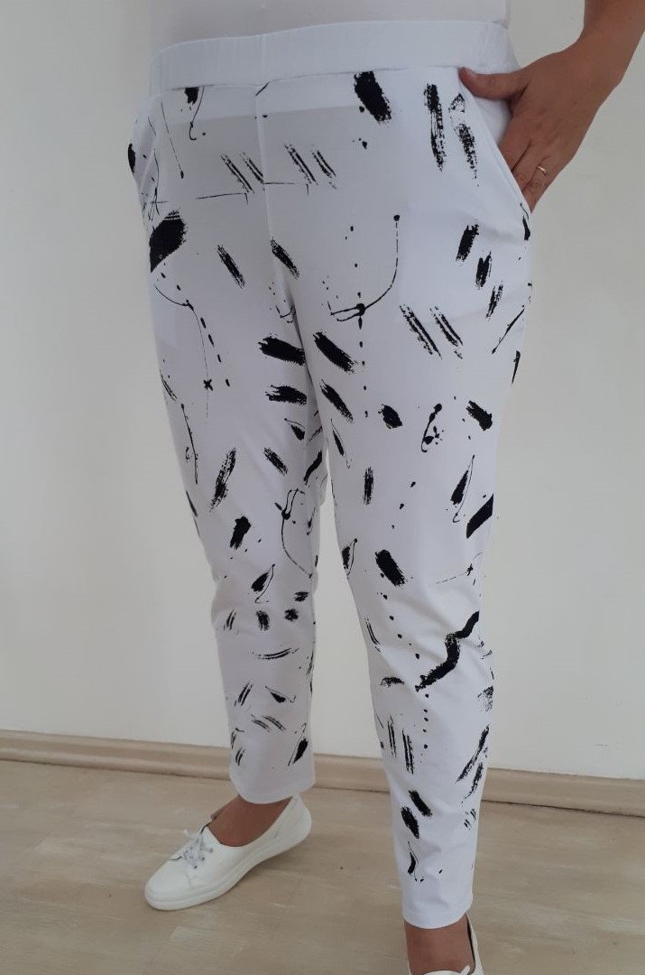 Брюки завужені в різних кольорах