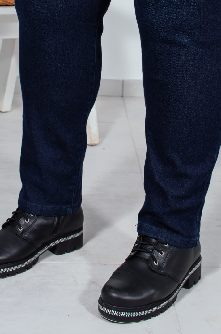 Джинси завужені на шнурівці супер батал