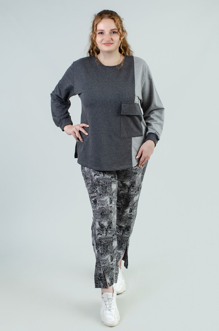 Брюки зауженные в принт с разрезами батал