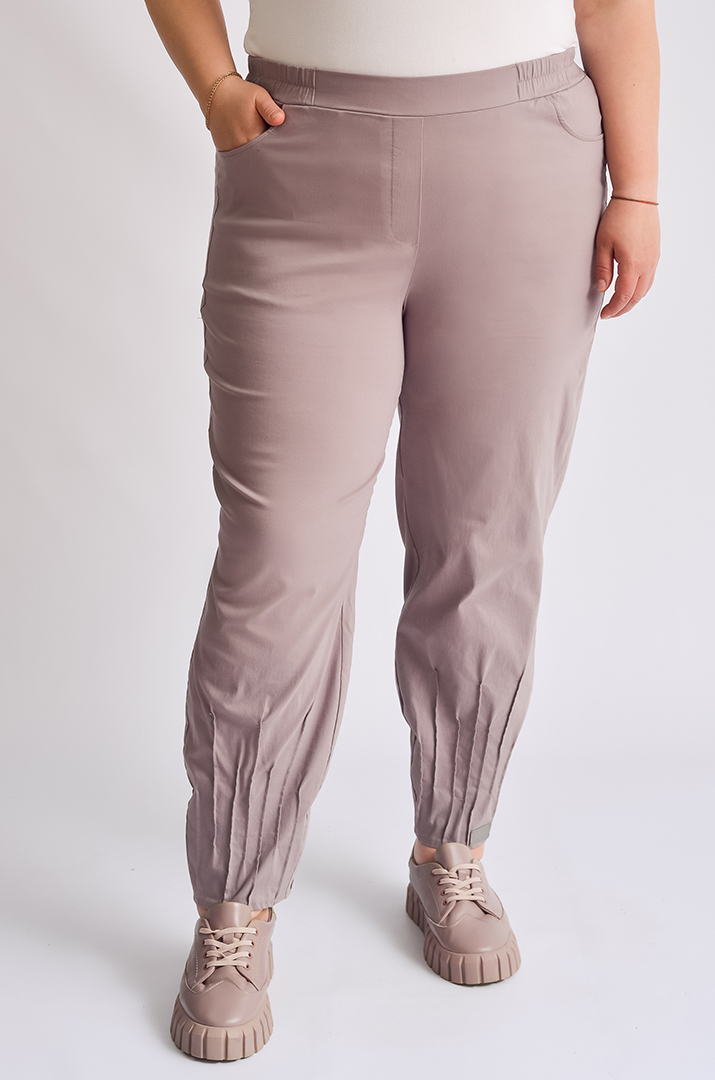 Стильні брюки банани великих розмірів