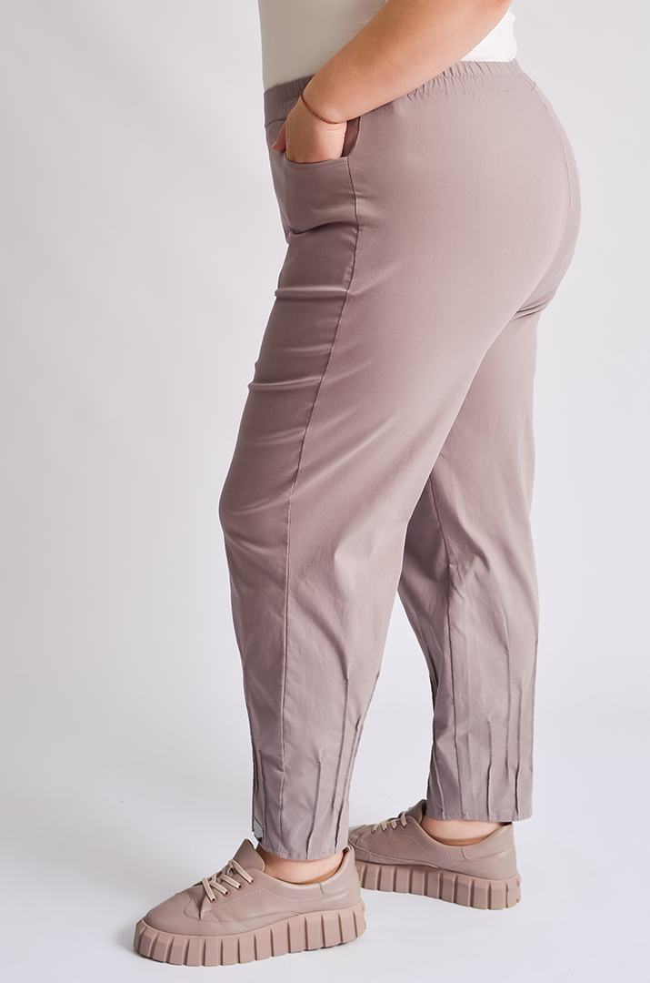 Стильні брюки банани великих розмірів