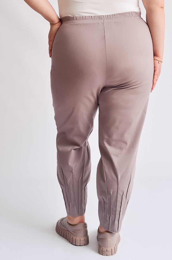 Стильні брюки банани великих розмірів