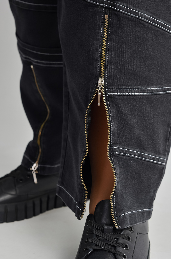 Джинсы бананы с молниями снизу больших размеров