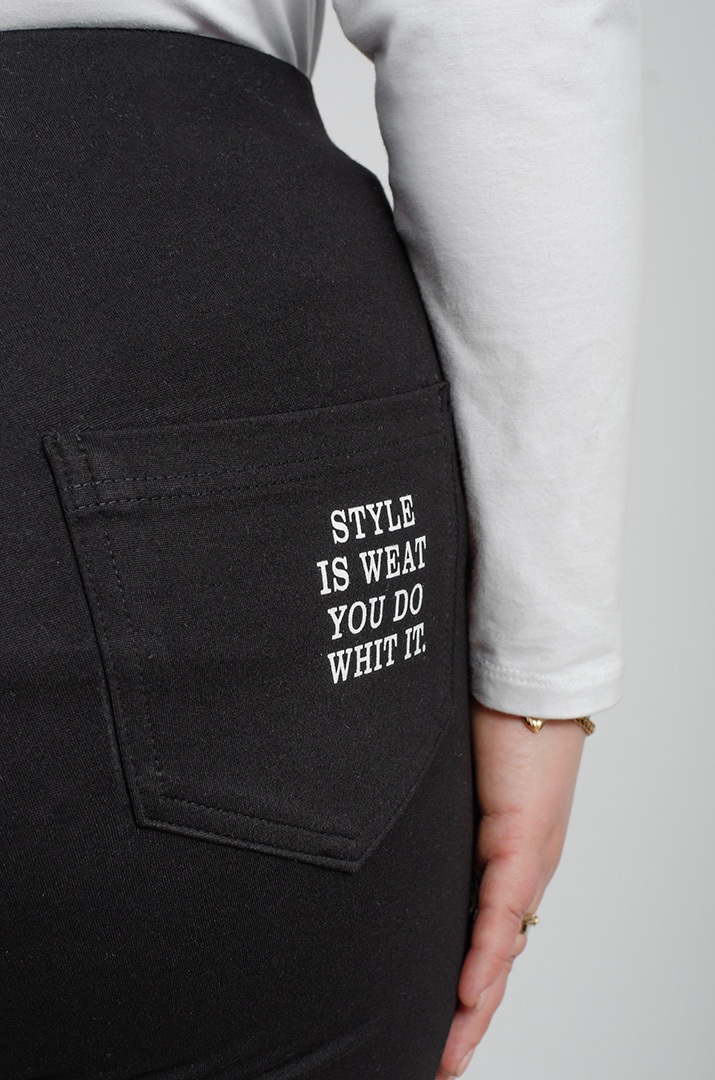 Чорно-білі завужені брюки великих розмірів