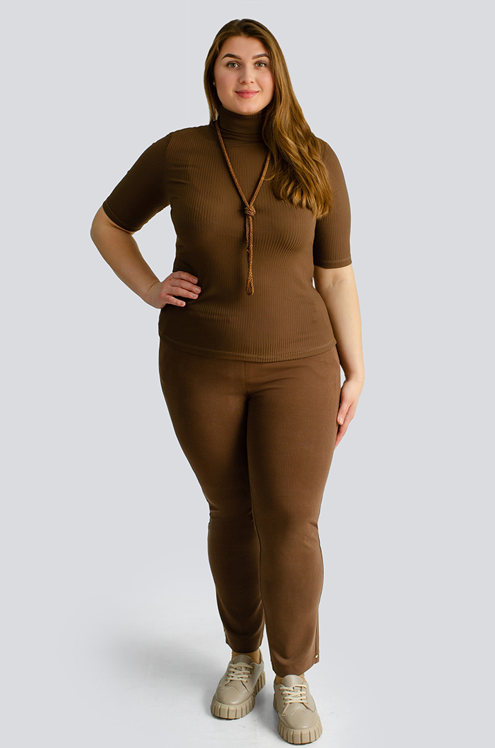 Брюки завужені в рубчик великих розмірів