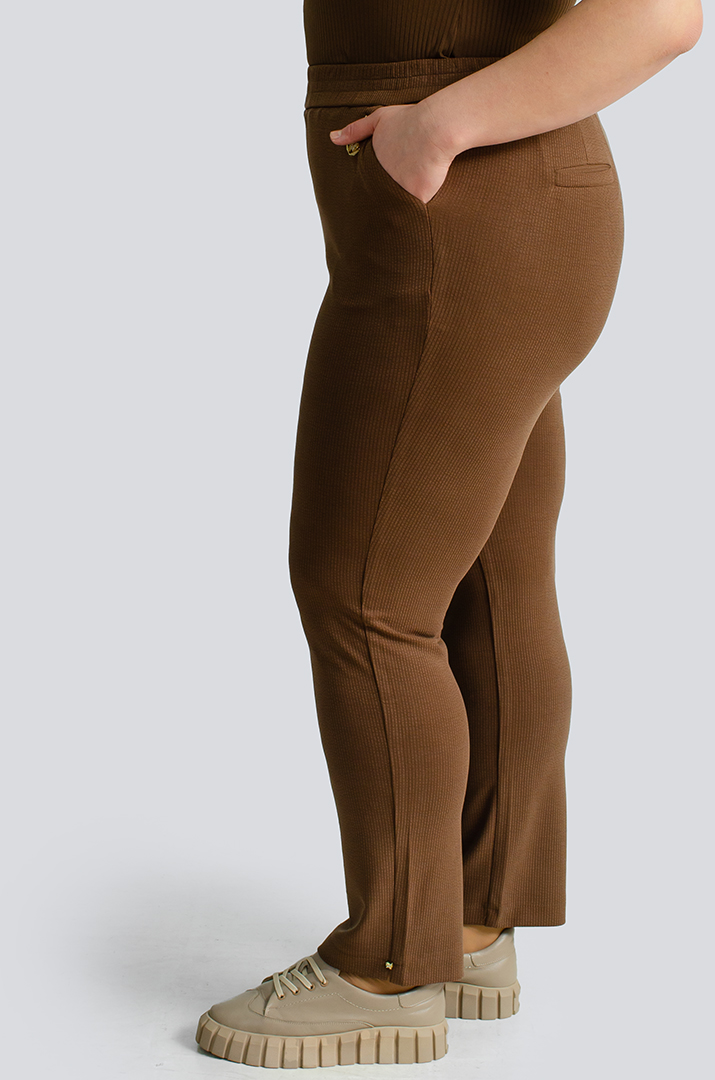 Брюки завужені в рубчик великих розмірів