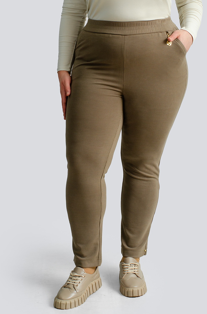Брюки завужені в рубчик великих розмірів