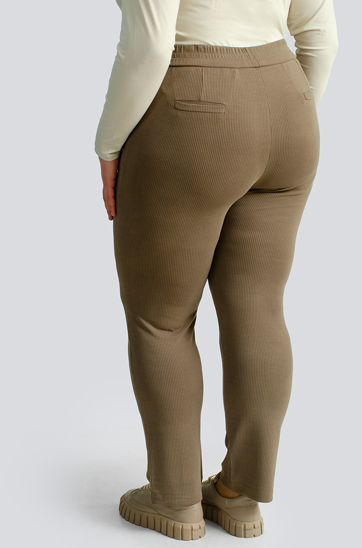 Брюки завужені в рубчик великих розмірів