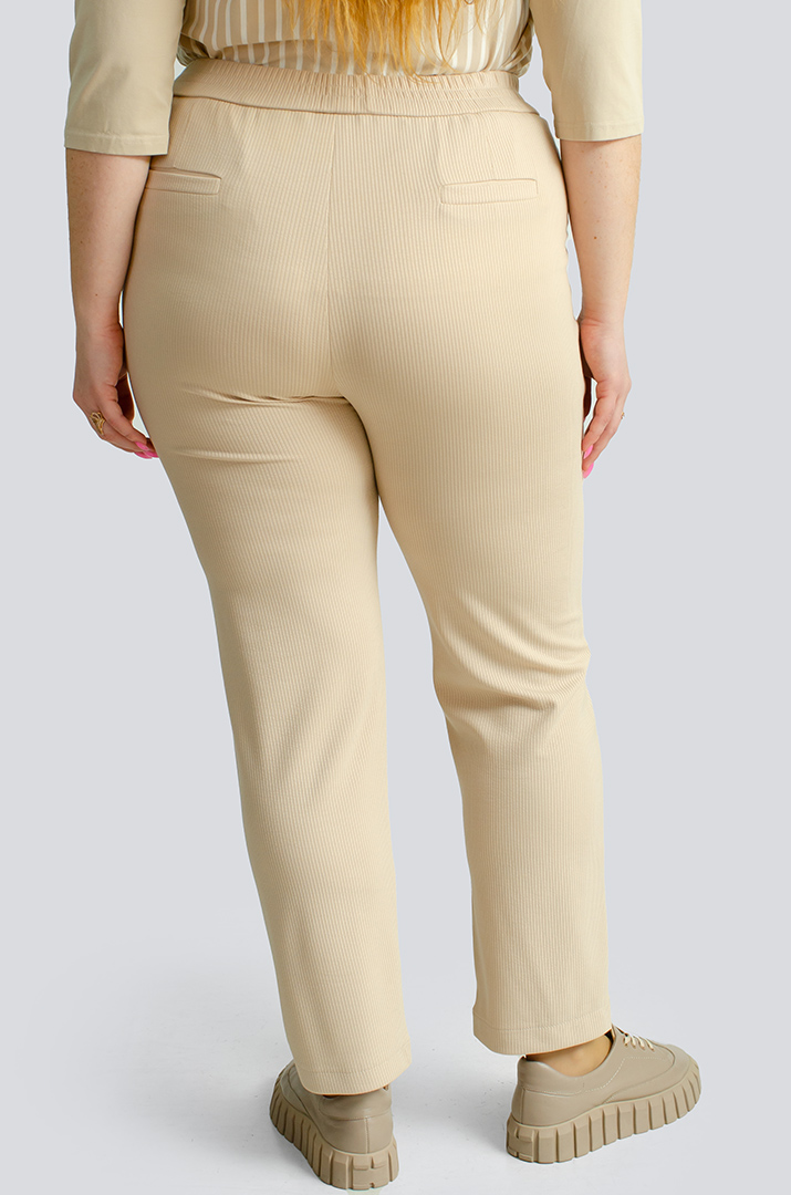 Брюки завужені в рубчик великих розмірів