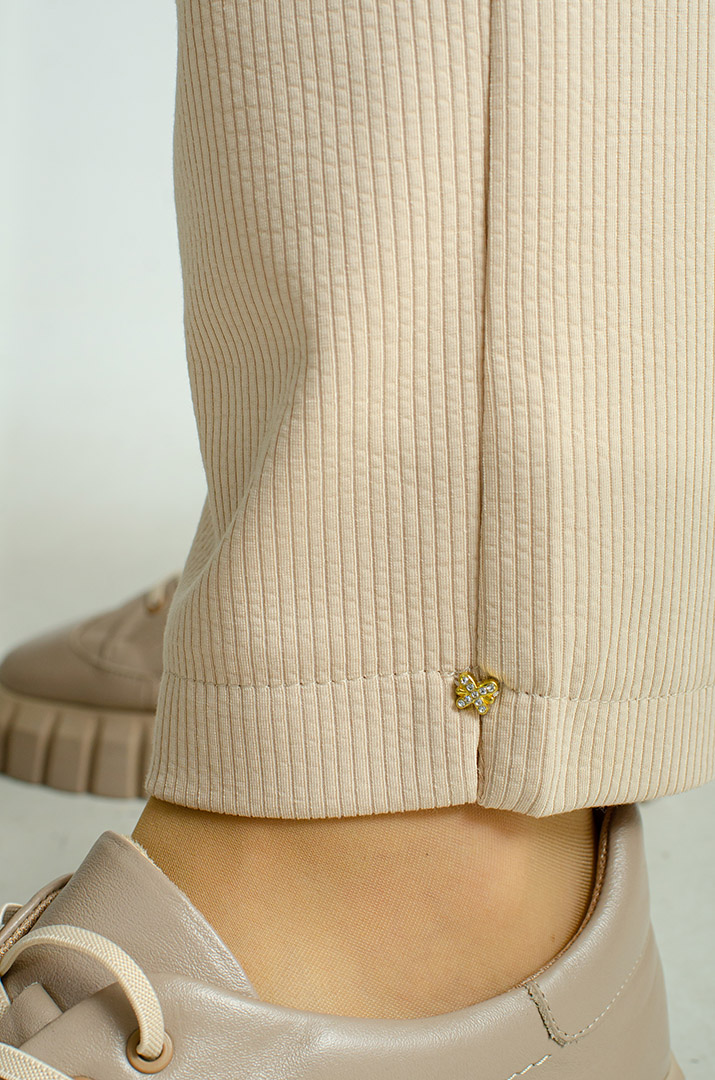 Брюки завужені в рубчик великих розмірів