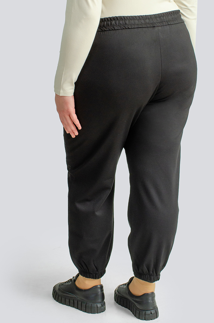 Брюки бананы с декором больших размеров