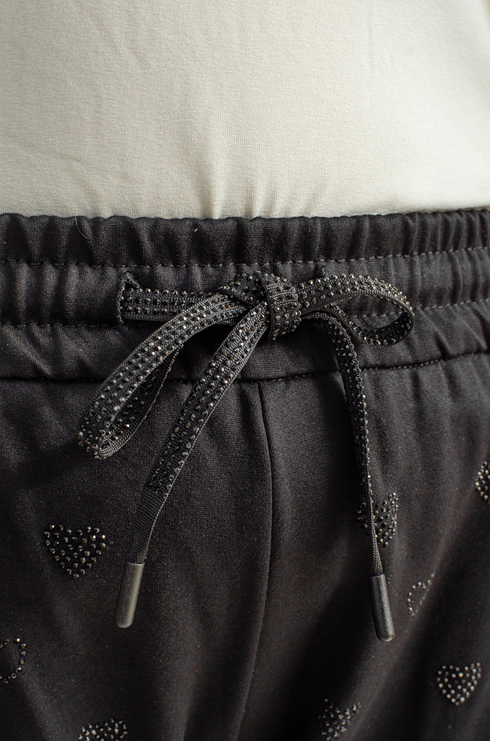 Брюки бананы с декором больших размеров